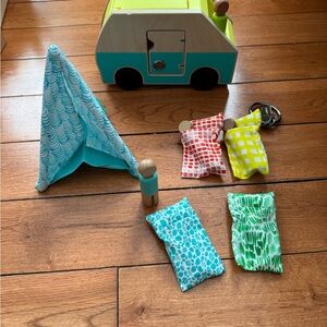 Lovevery - Wooden Camper With Locking Doors